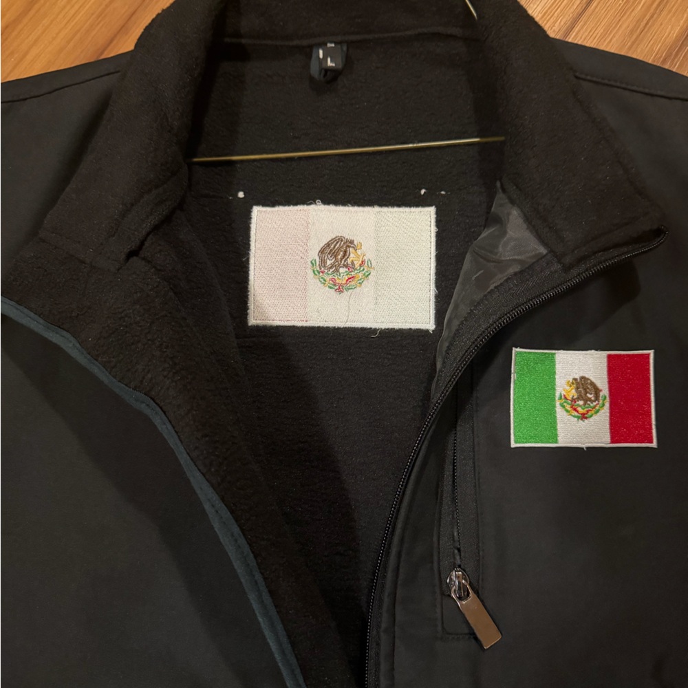 Men’s Softshell Vest With Flag Patch - image 2